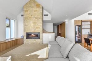 Interior - Magic Beach Robe - Luxury Beachfront Escape (Robe)