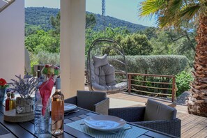 Outdoor dining - Provençal villa surrounded by nature | Swimming pool | Air conditioning (Solliès-Toucas)