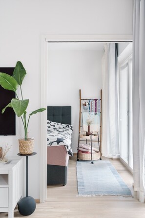 1 bedroom, WiFi, bed sheets - Bright & Modern 1BR Apt in Mall of Tripla (Helsinki)