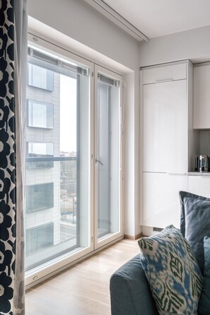 TV - Bright & Modern 1BR in Mall of Tripla (Helsinki)