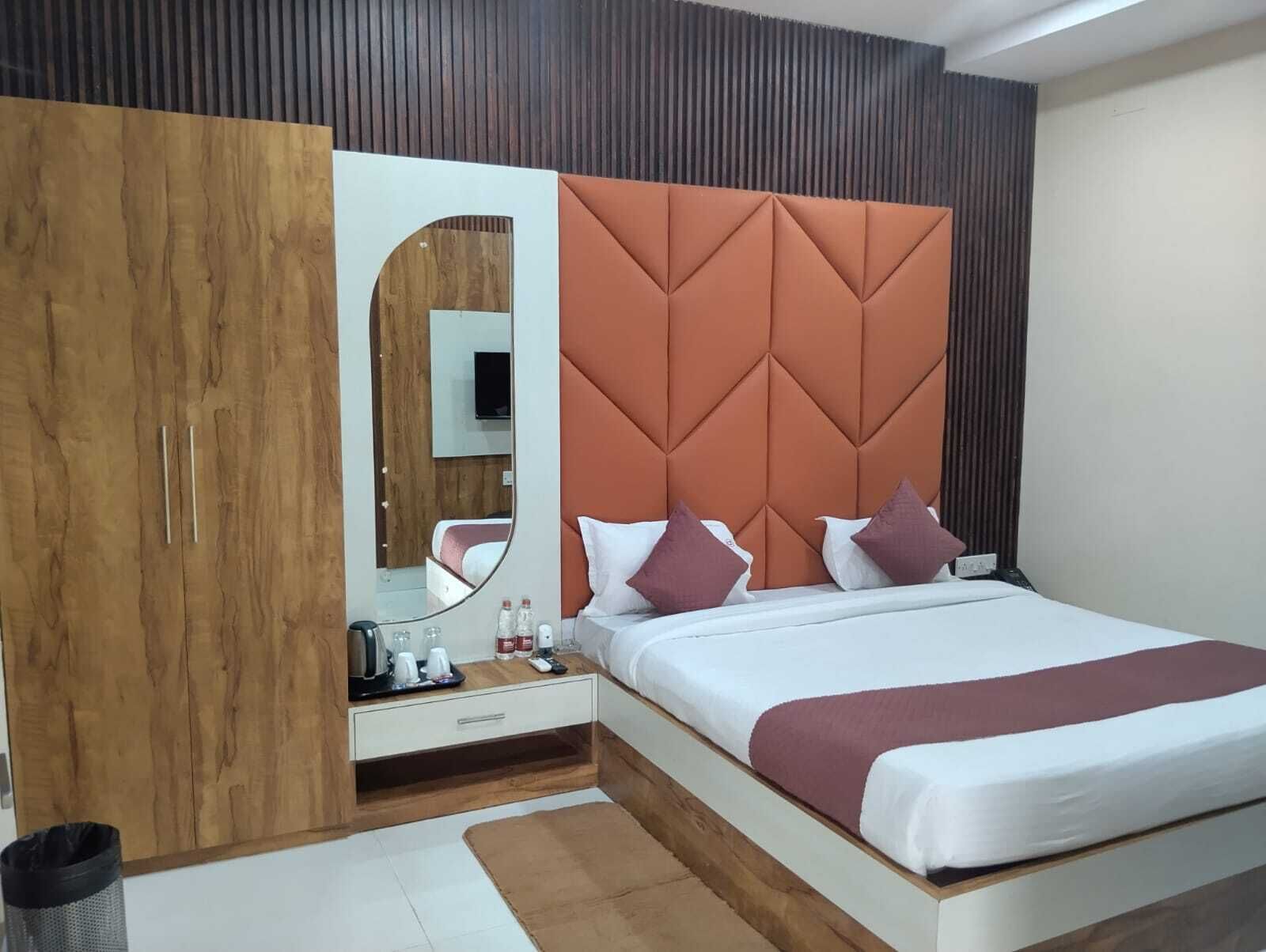 Doppia Deluxe | Una cassaforte in camera, una scrivania, postazione laptop