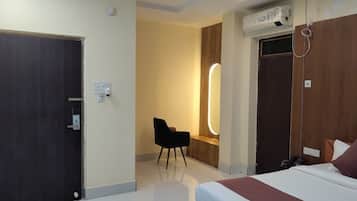 Doppia Deluxe | Una cassaforte in camera, una scrivania, postazione laptop