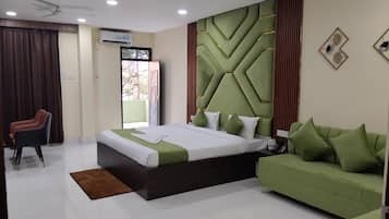 Royal Room, City View | Living room | Printers