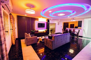 Interior - Modern & Contemporary 3 bed Duplex in Adjringanor (Adenta Municipality)