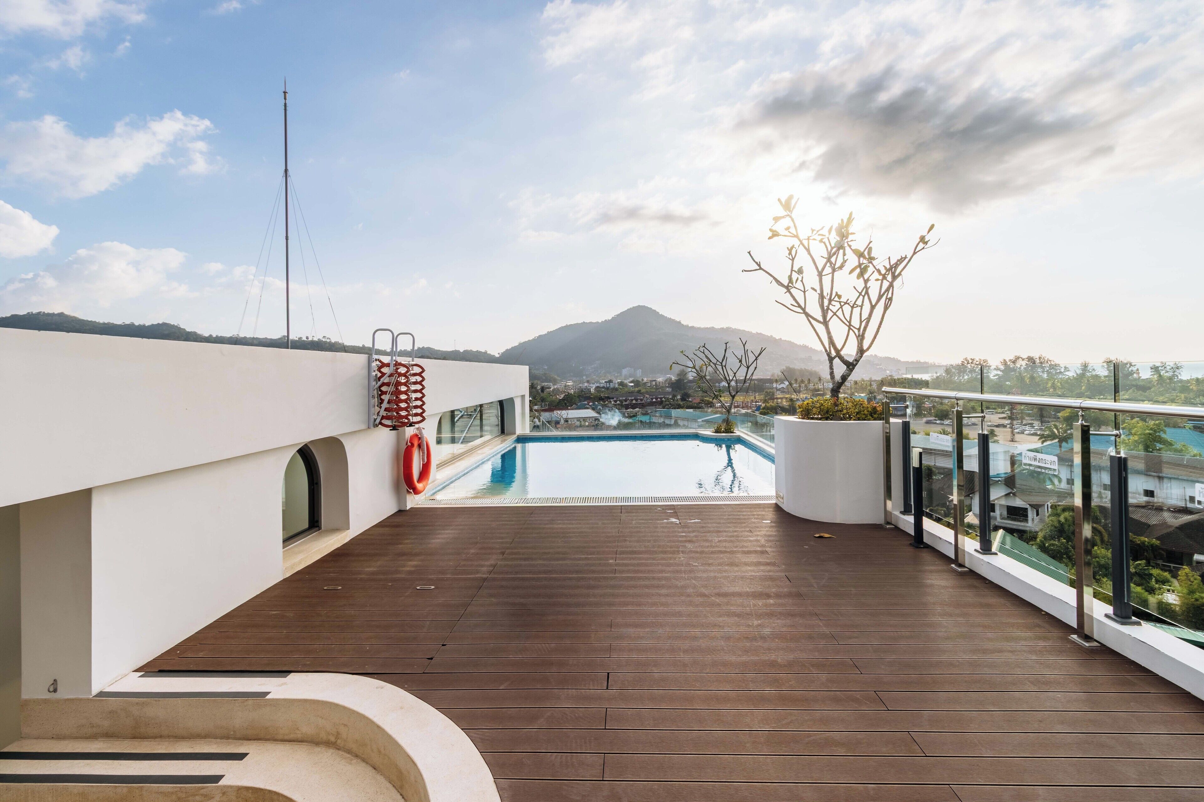 Kolam renang outdoor