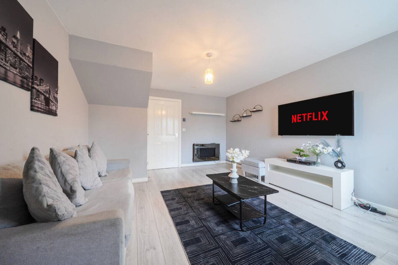 Télévision, cheminée