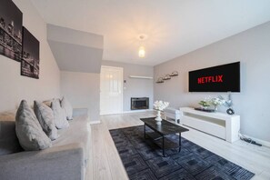 TV, fireplace