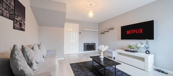 Four-bedroom home with garden, workspace and easy city access