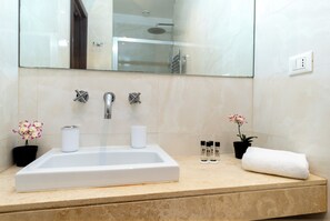 Classic Room | Bathroom - Chic&Town Piazza del Popolo 10 (Rome)