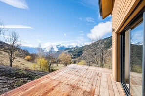 Terrace/patio - Modern Chalet for 8/10 Guests with Panoramic Valley View (Saint François Longchamp)