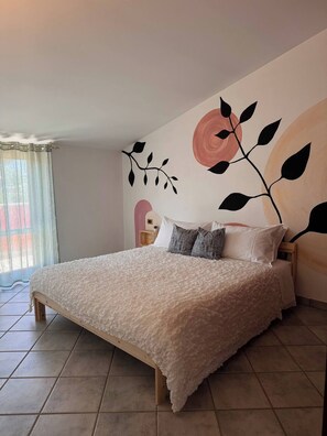 Strykjärn/strykbräda, wi-fi och sängkläder