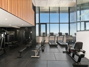 Fitness facility - Sky-high Landmark River & Bay View | CBD | Free P (Brisbane)