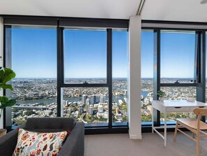 TV - Sky-high Landmark River & Bay View | CBD | Free P (Brisbane)