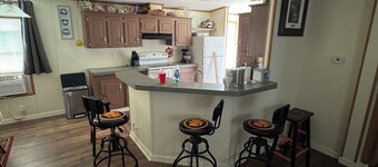 Self check in self check out Three bedroom, two bath,kayak, Weber grill, ++