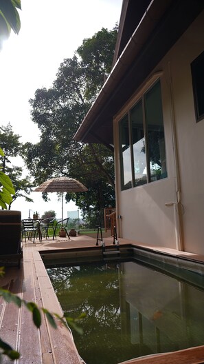 Kolam renang outdoor