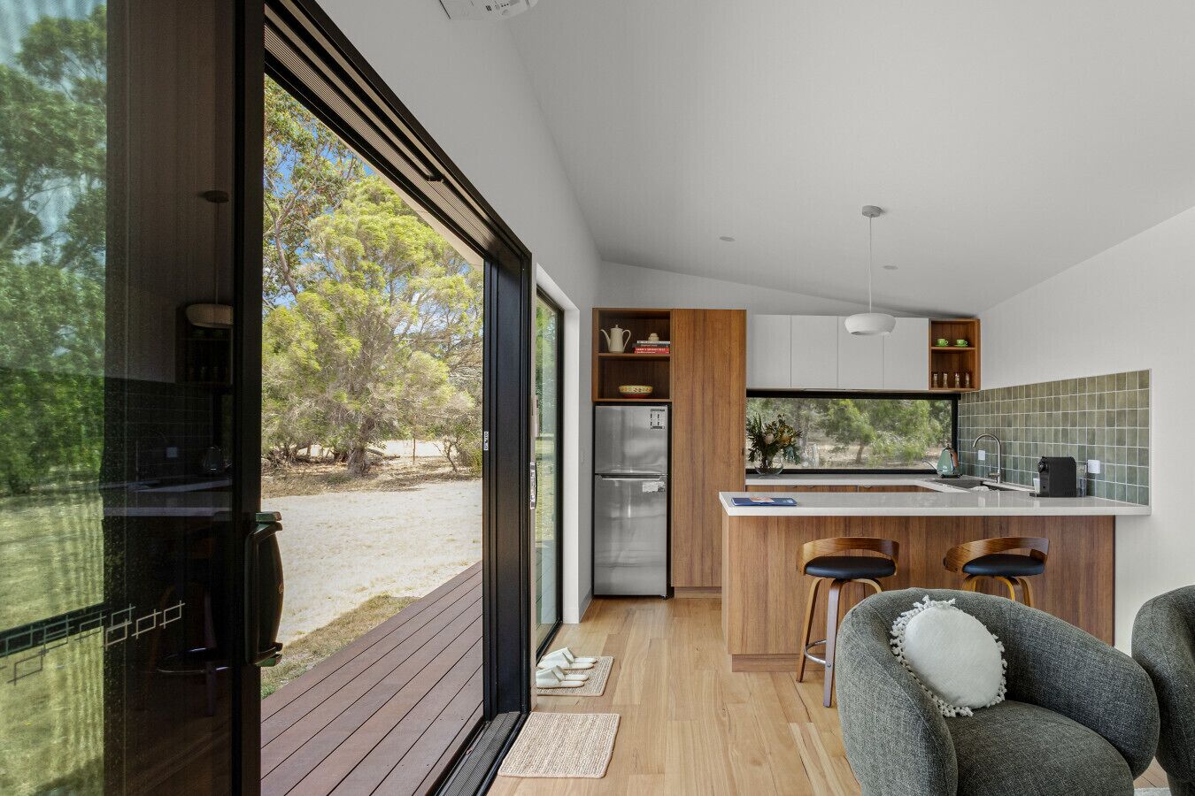 冰箱、微波炉、茶具/咖啡用具、烤面包机