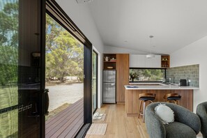 Fridge, microwave, coffee/tea maker, toaster - Jarosite Escape - Noel (Bellbrae)