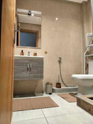 Hair dryer, towels, toilet paper - Appart Élégant a Kenitra prêt de la Gare TGV (Kenitra)