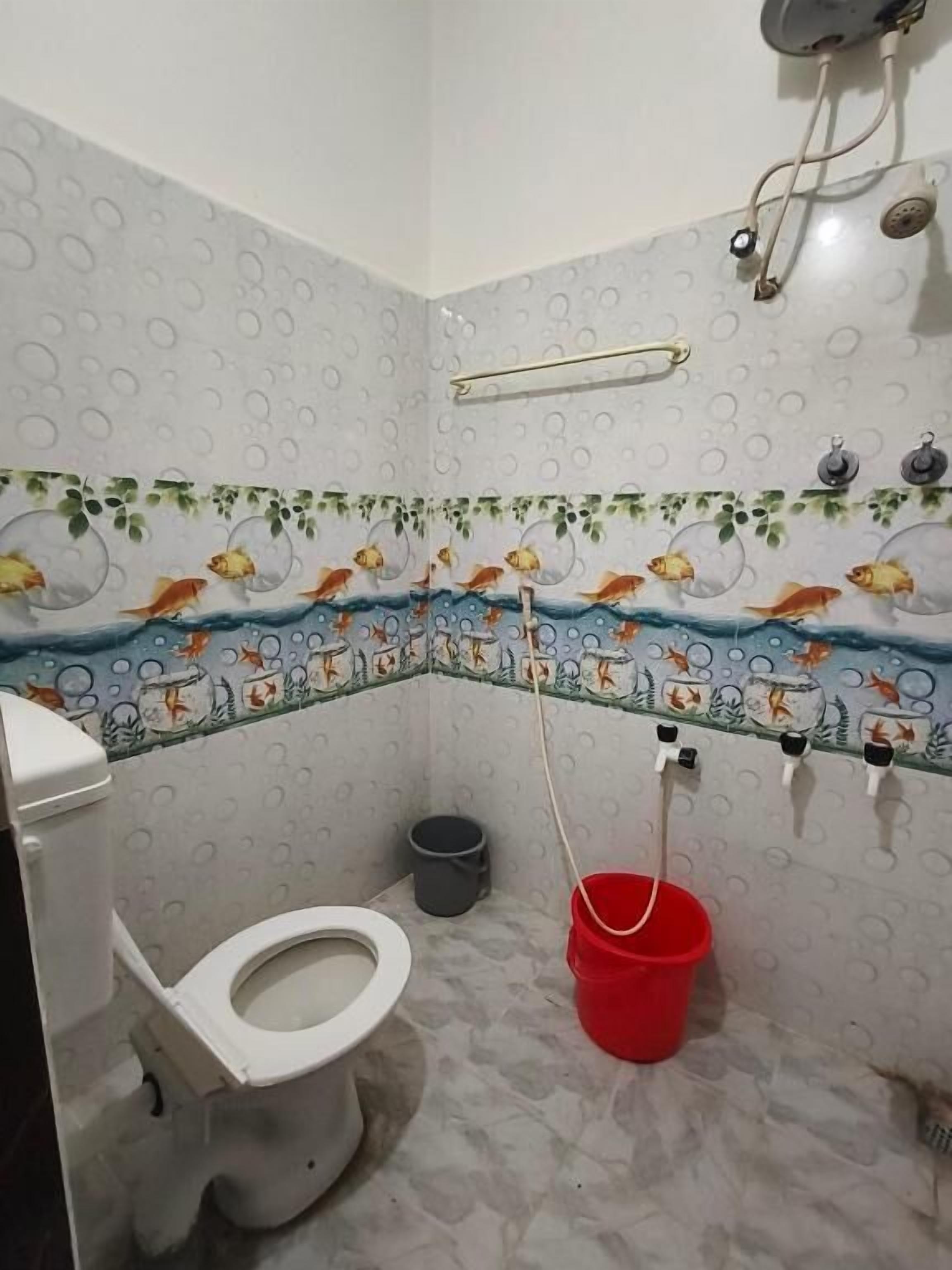 Shower, towels, soap, shampoo