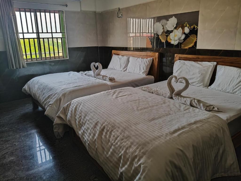 Caja de seguridad en la habitación y escritorio 