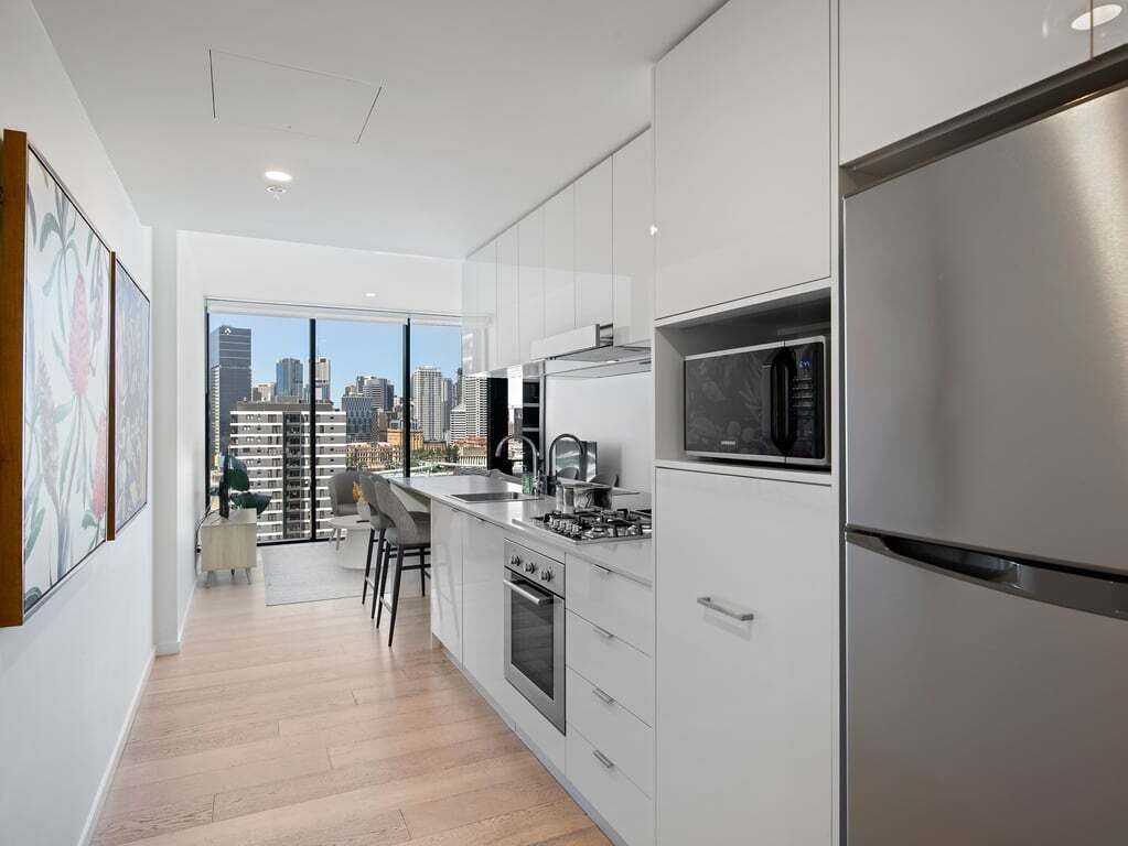 Fridge, microwave, stovetop, dishwasher