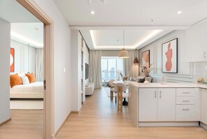 Interior - Luxury Renovated 1BR w Full Sea View (Dubai Marina)