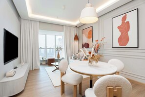 Dining - Luxury Renovated 1BR w Full Sea View (Dubai Marina)