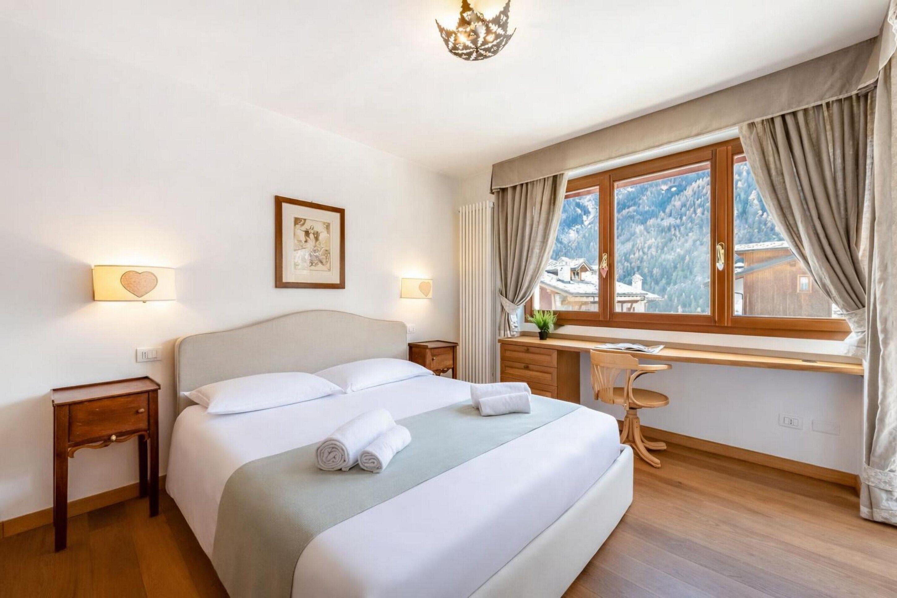 Căn hộ Tiêu chuẩn, nhiều phòng ngủ, 2 phòng tắm (Charming Apartment Close to Cableway) | 3 phòng ngủ, truy cập Internet không dây (phụ phí), bộ trải giường 