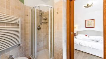 Standard Apartment, Multiple Bedrooms, 2 Bathrooms (Charming Apartment Close to Cableway) | 3 bedrooms, WiFi, bed sheets