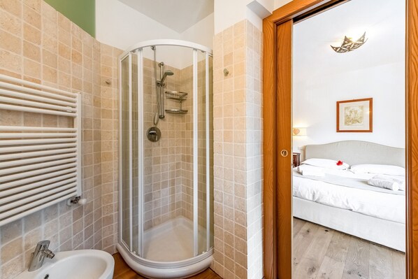 Standard Apartment, Multiple Bedrooms, 2 Bathrooms (Charming Apartment Close to Cableway) | 3 bedrooms, WiFi, bed sheets - Charming Apartment Close to Cableway (Pre-Saint-Didier)