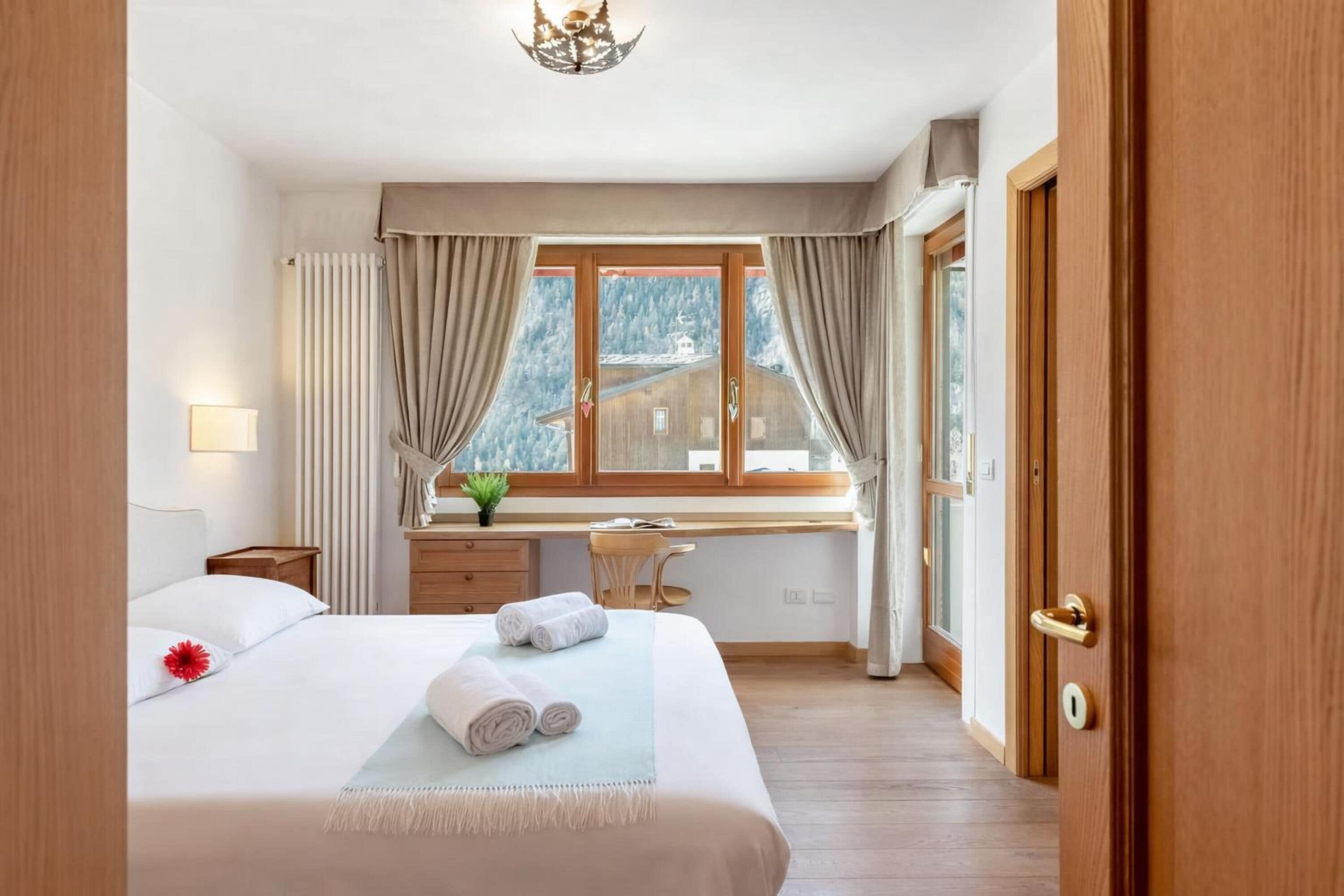 Standard Apartment, Multiple Bedrooms, 2 Bathrooms (Charming Apartment Close to Cableway) | 3 bedrooms, WiFi, bed sheets