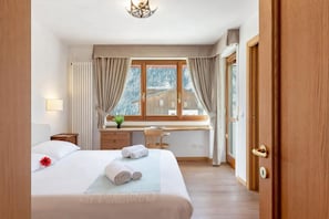 Standard Apartment, 3 Bedrooms, 2 Bathrooms (Charming Apartment Close to Cableway) | 3 bedrooms, WiFi - Charming Apartment Close to Cableway (Pre-Saint-Didier)