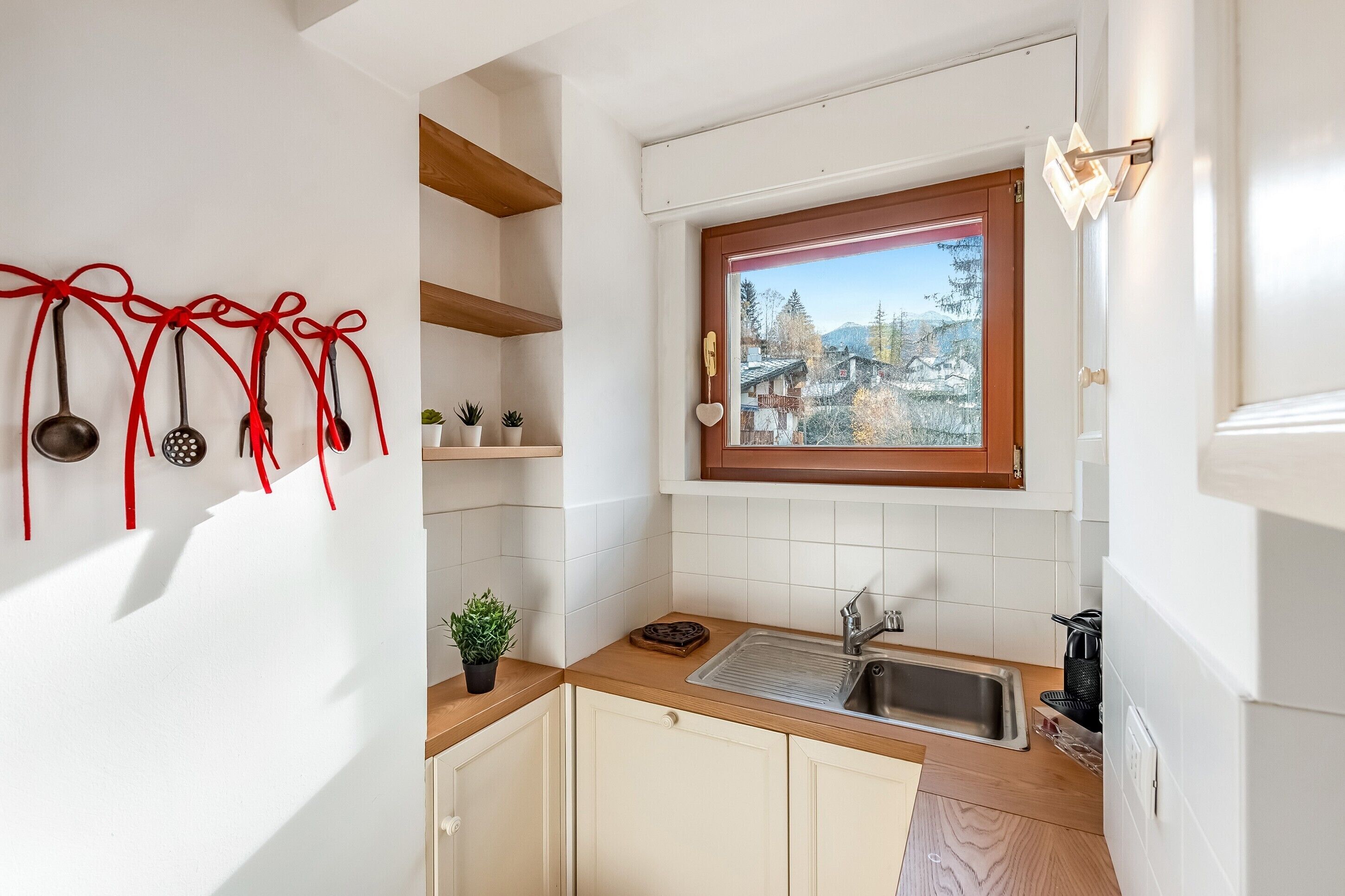 Căn hộ Tiêu chuẩn, nhiều phòng ngủ, 2 phòng tắm (Charming Apartment Close to Cableway) | Bếp riêng | Tủ lạnh, lò vi sóng, lò nướng, bếp nấu 