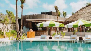 Outdoor pool, pool umbrellas