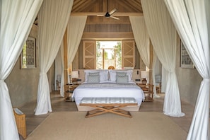 Bügeleisen/Bügelbrett, kostenloses WLAN