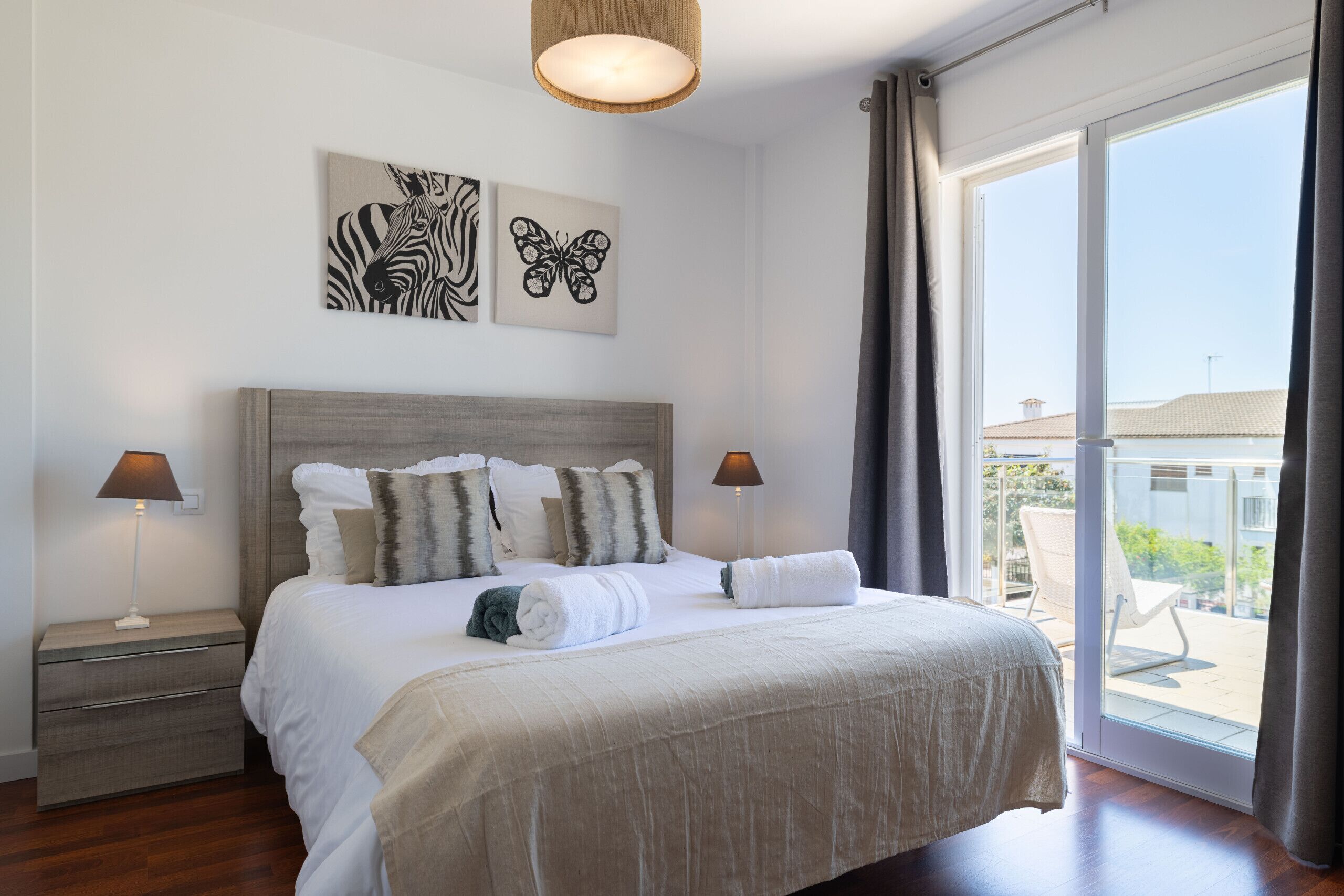 4 bedrooms, iron/ironing board, free WiFi, bed sheets