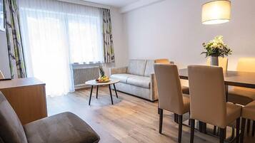 Apartment, Garden View | Living area