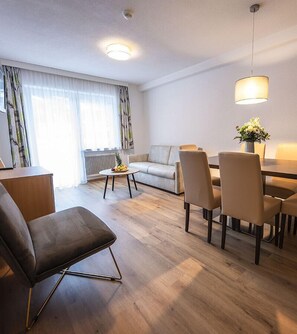 Apartment, Garden View | Living area - Apart Inntalerhof (Toesens)
