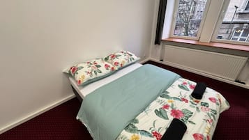 Kahden hengen classic-huone, 1 parisänky | Työpöytä, kannettavalle tietokoneelle sopiva työtila