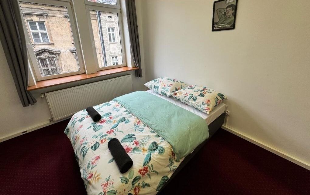 Habitación doble clásica, 1 cama matrimonial | Escritorio y espacio para trabajar con laptop 