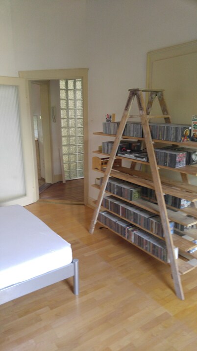 140 sqm, 5 rooms, up to 10 people
