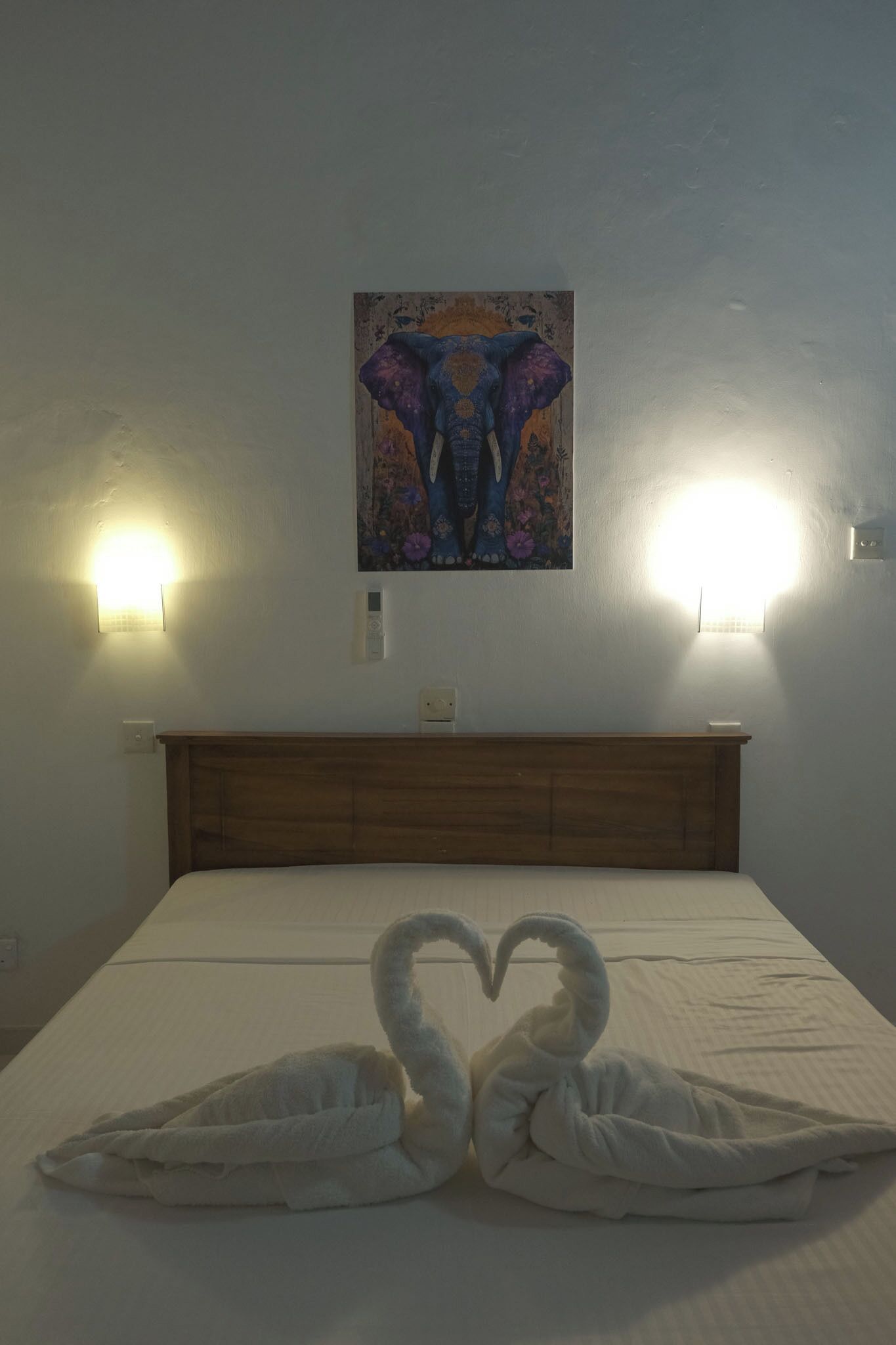 Quarto triplo, sacada, vista para a cidade | Escrivaninha, Wi-Fi de cortesia