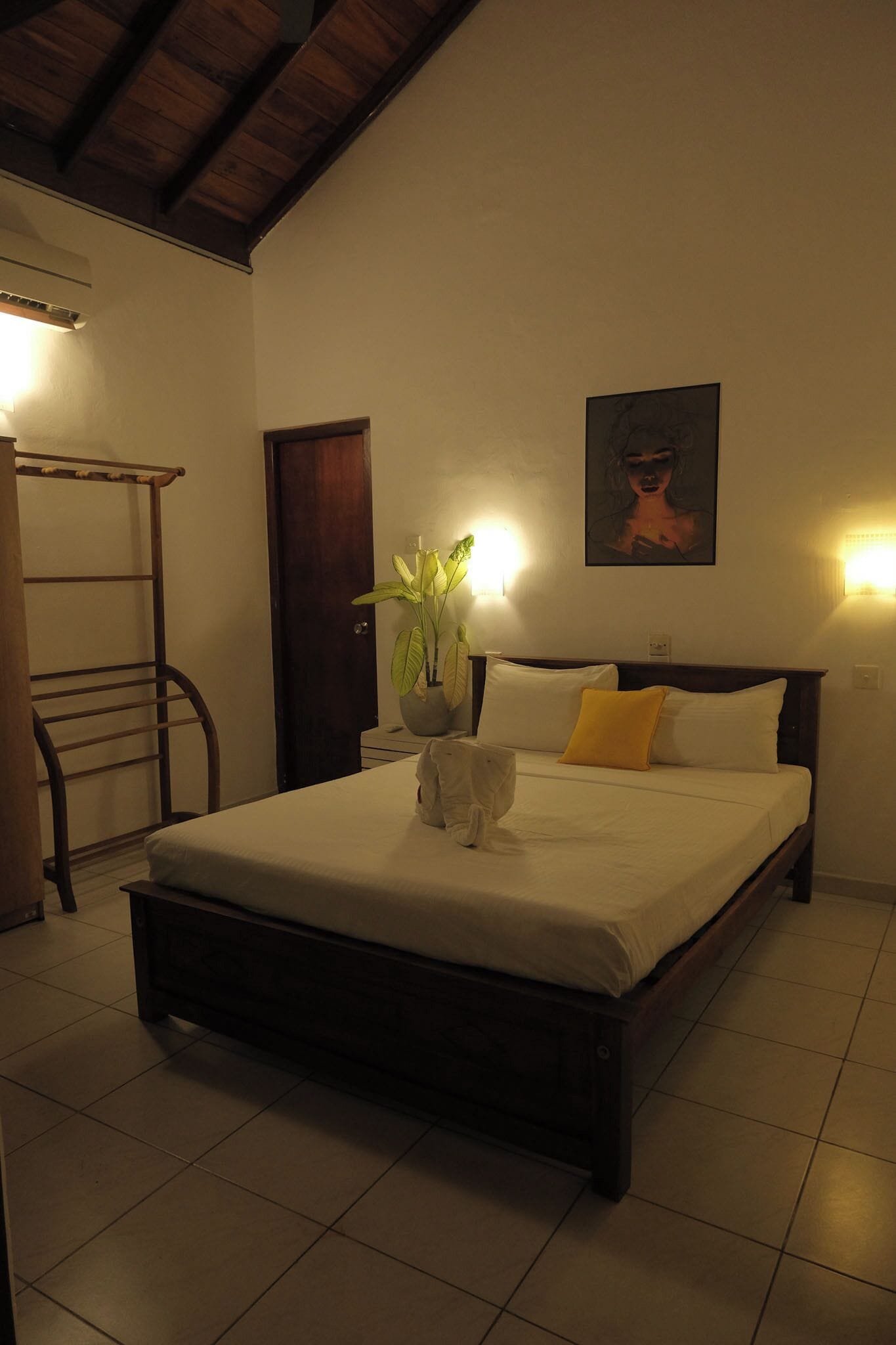 Quarto casal, sacada, vista para a cidade | Escrivaninha, Wi-Fi de cortesia