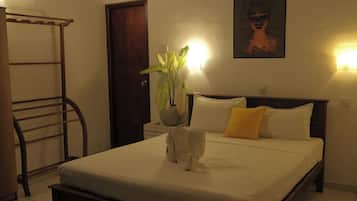 Phòng đôi, ban công, quang cảnh thành phố | Bàn, truy cập Internet không dây miễn phí