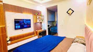 Escritorio y espacio para trabajar con laptop