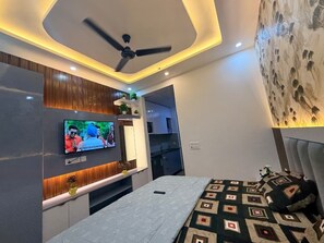 Escrivaninha, espaço de trabalho para notebook