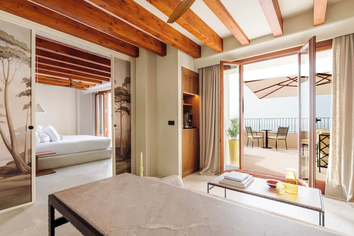 Suite presidencial, terraza, vistas al mar | Ropa de cama de alta calidad, minibar, caja fuerte y escritorio