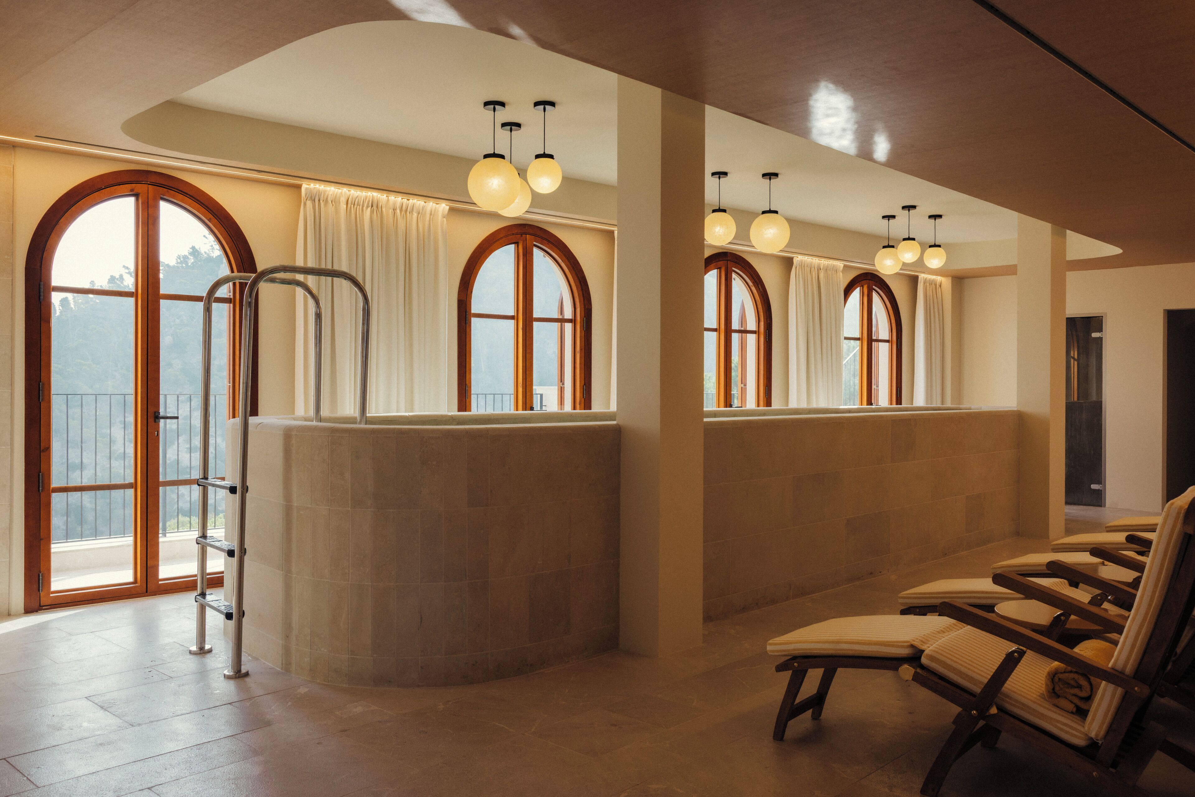 Sauna, Turkish bath, 2 treatment rooms, massages