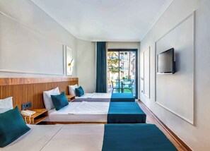 家庭套房 | 客房内保险箱、免费 WiFi