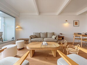TV - Madavoar by Interhome (Carnac)